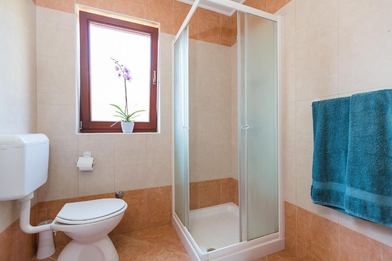 Apartments With A Swimming Pool Novigrad - 7078 Dış mekan fotoğraf