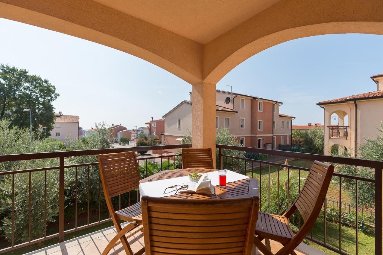 Apartments With A Swimming Pool Novigrad - 7078 Dış mekan fotoğraf