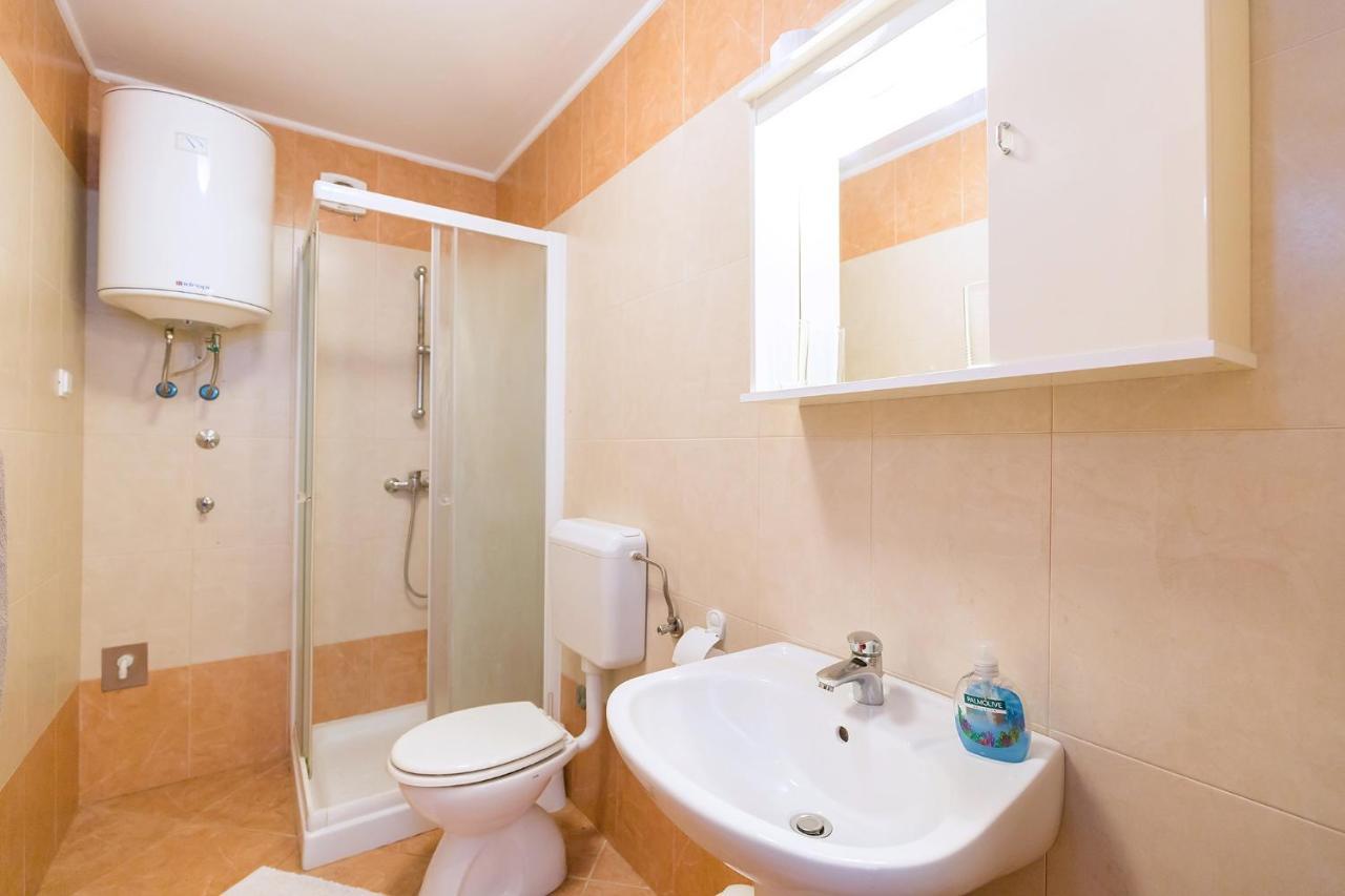 Apartments With A Swimming Pool Novigrad - 7078 Dış mekan fotoğraf