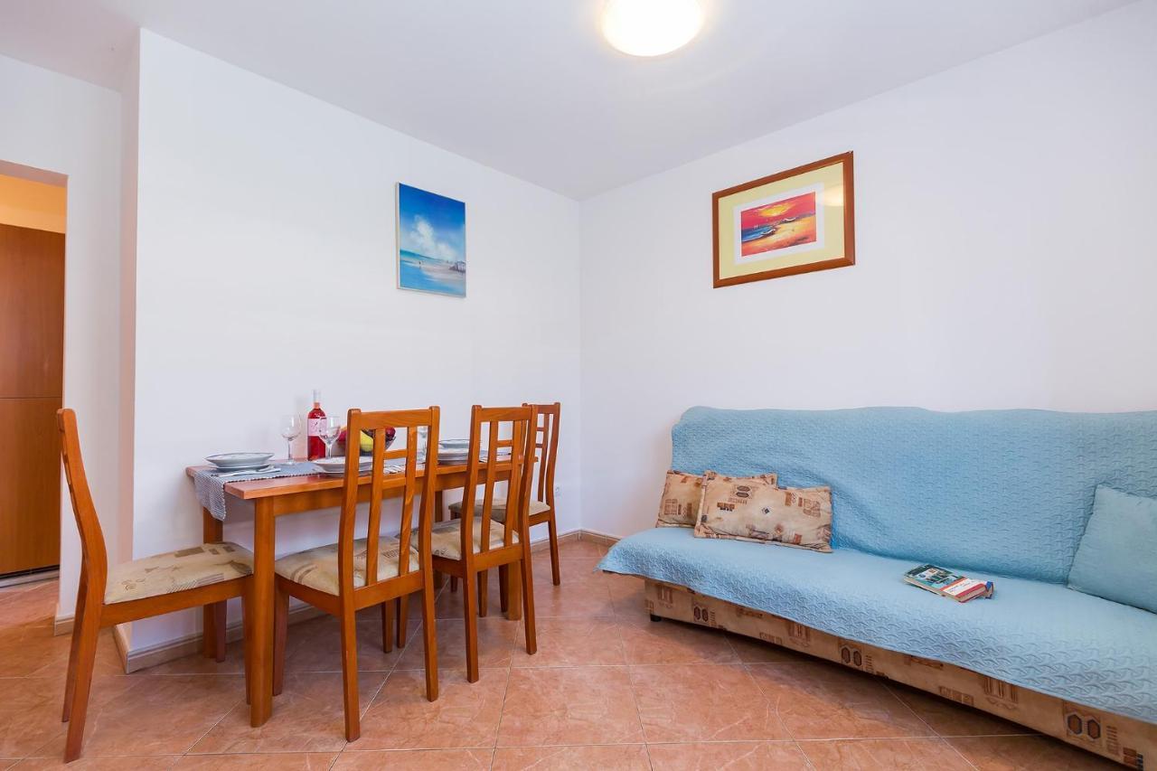 Apartments With A Swimming Pool Novigrad - 7078 Dış mekan fotoğraf